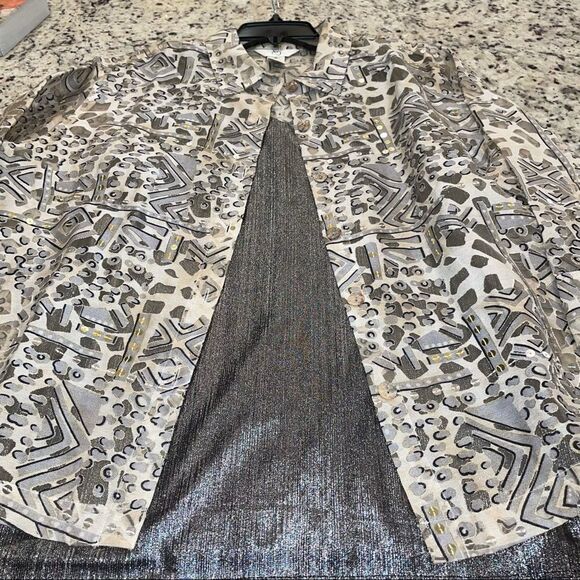 ios SIZE MEDIUM SILVER & GOLD SEQUIN BURNOUT FABRIC JACKET - Picture 6 of 9